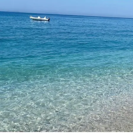 Maison Bellevue - 2 Bdrm In Villa *