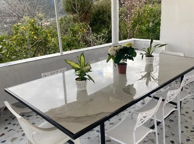 Maison Bellevue - 2 Bdrm In Villa *